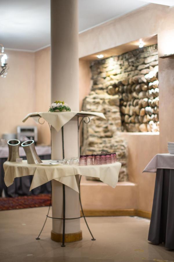 Palazzo Finati Bed and Breakfast Alba  Buitenkant foto