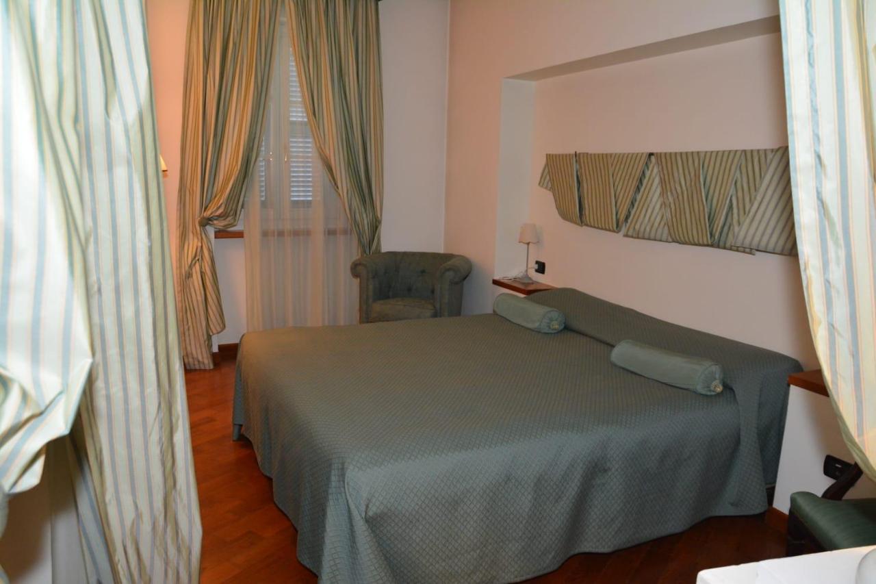 Palazzo Finati Bed and Breakfast Alba  Buitenkant foto