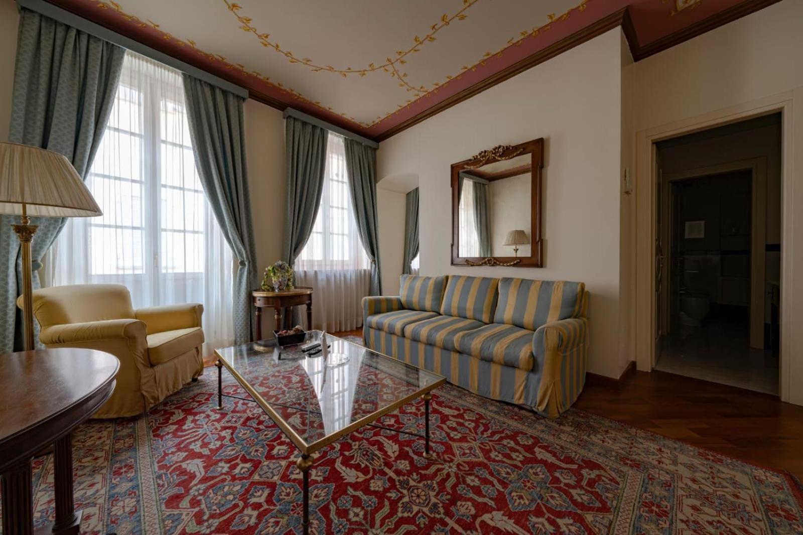 Palazzo Finati Bed and Breakfast Alba  Buitenkant foto