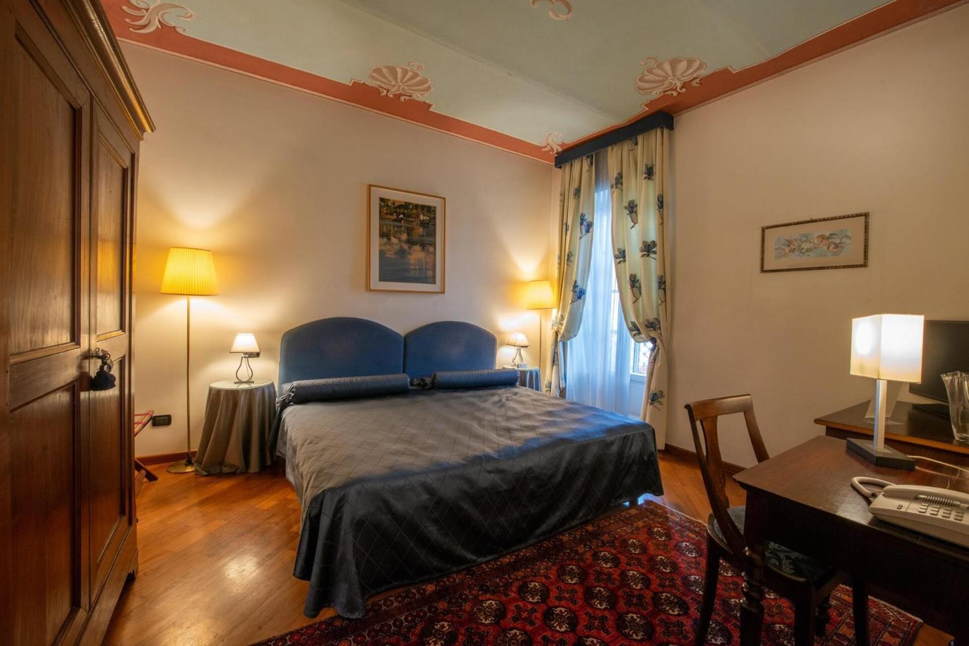 Palazzo Finati Bed and Breakfast Alba  Buitenkant foto