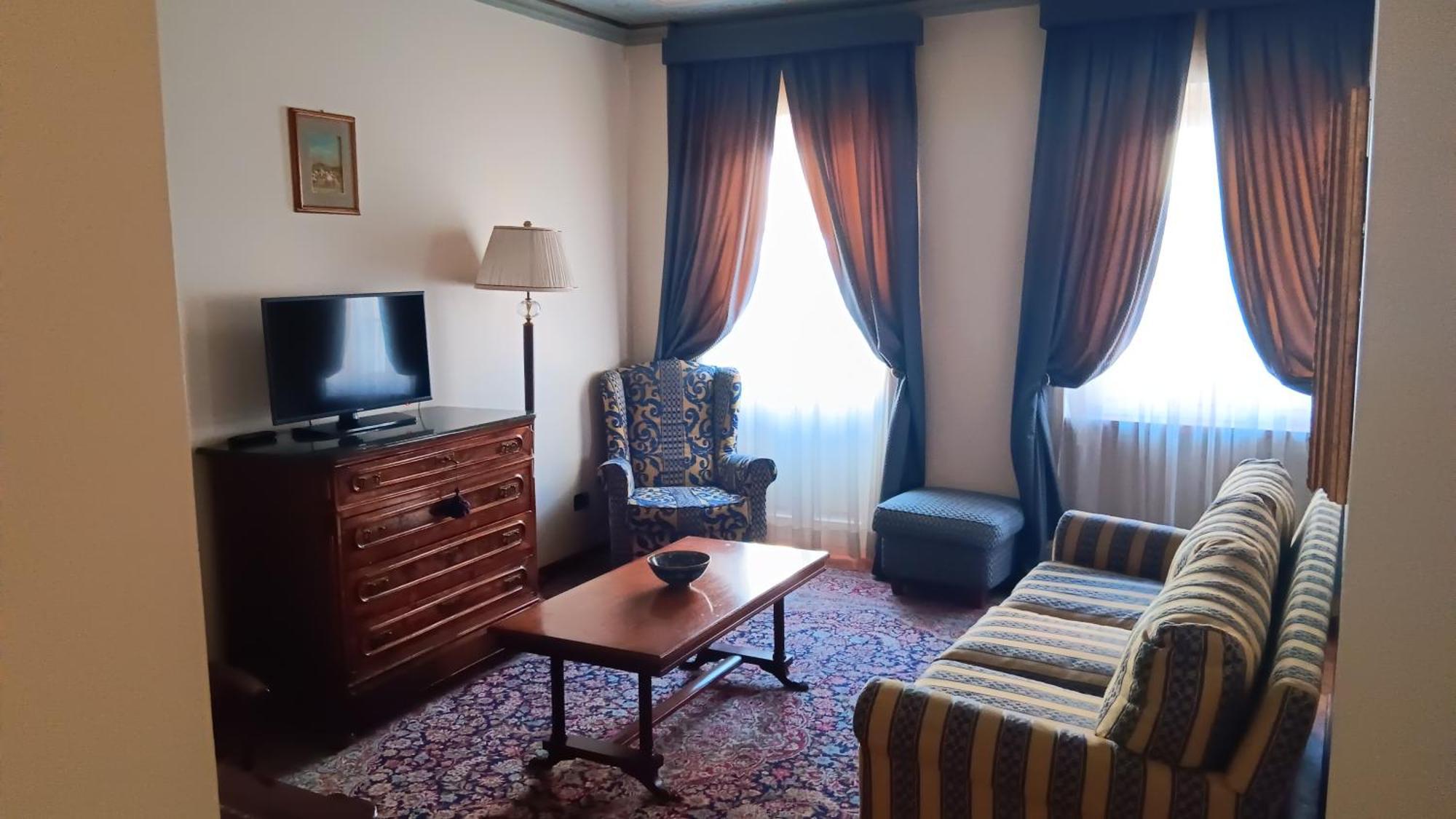 Palazzo Finati Bed and Breakfast Alba  Buitenkant foto