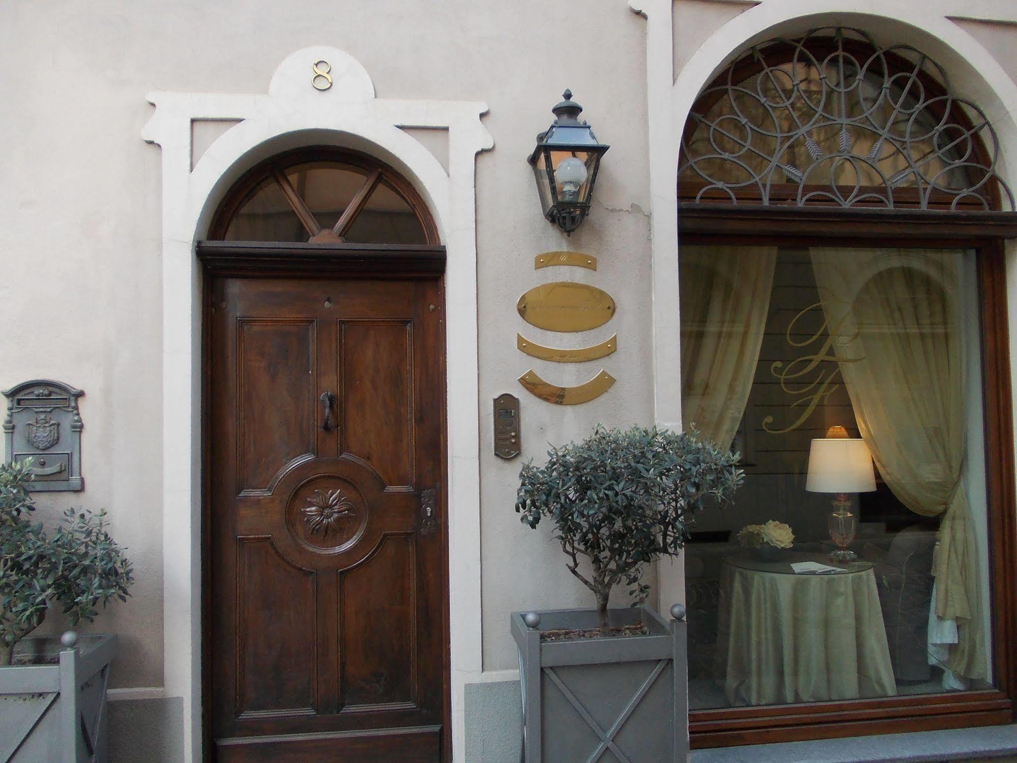 Palazzo Finati Bed and Breakfast Alba  Buitenkant foto
