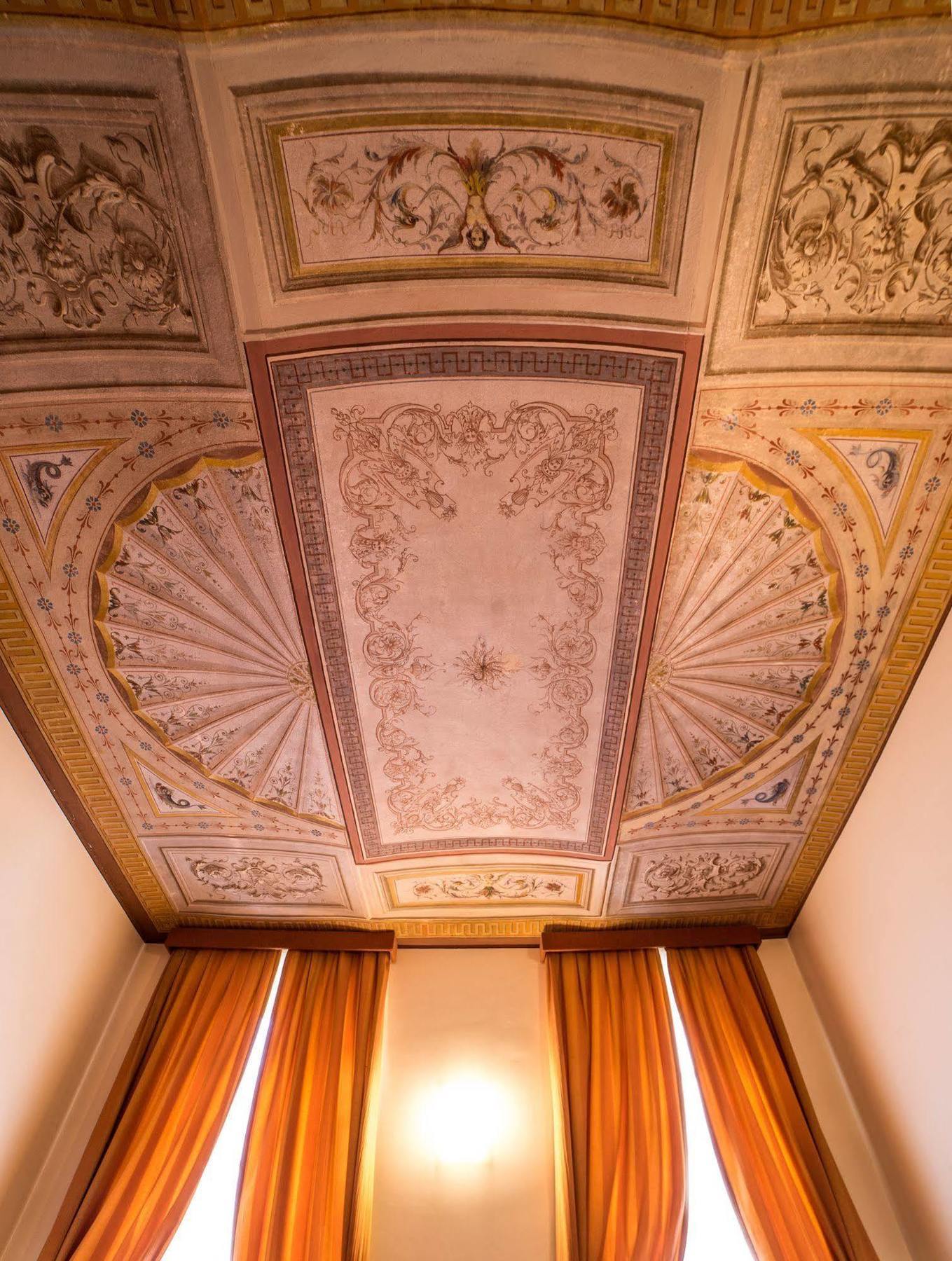 Palazzo Finati Bed and Breakfast Alba  Buitenkant foto